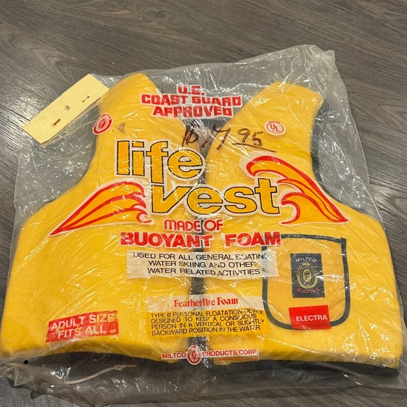 NWT Yellow Life Vest with Buoyant Foam adult size 10:23 - Picture 1 of 2